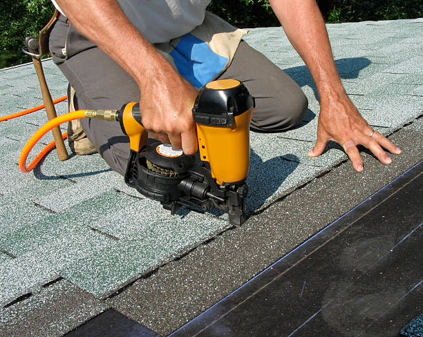 Best Commercial Roofing Services  in Middleburg Heights, OH